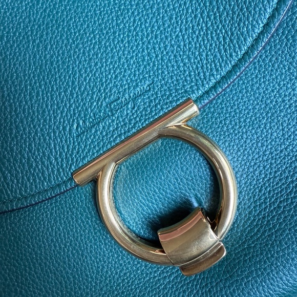 FERRAGAMO Margot Leather Crossbody Bag - Picture 3 of 5